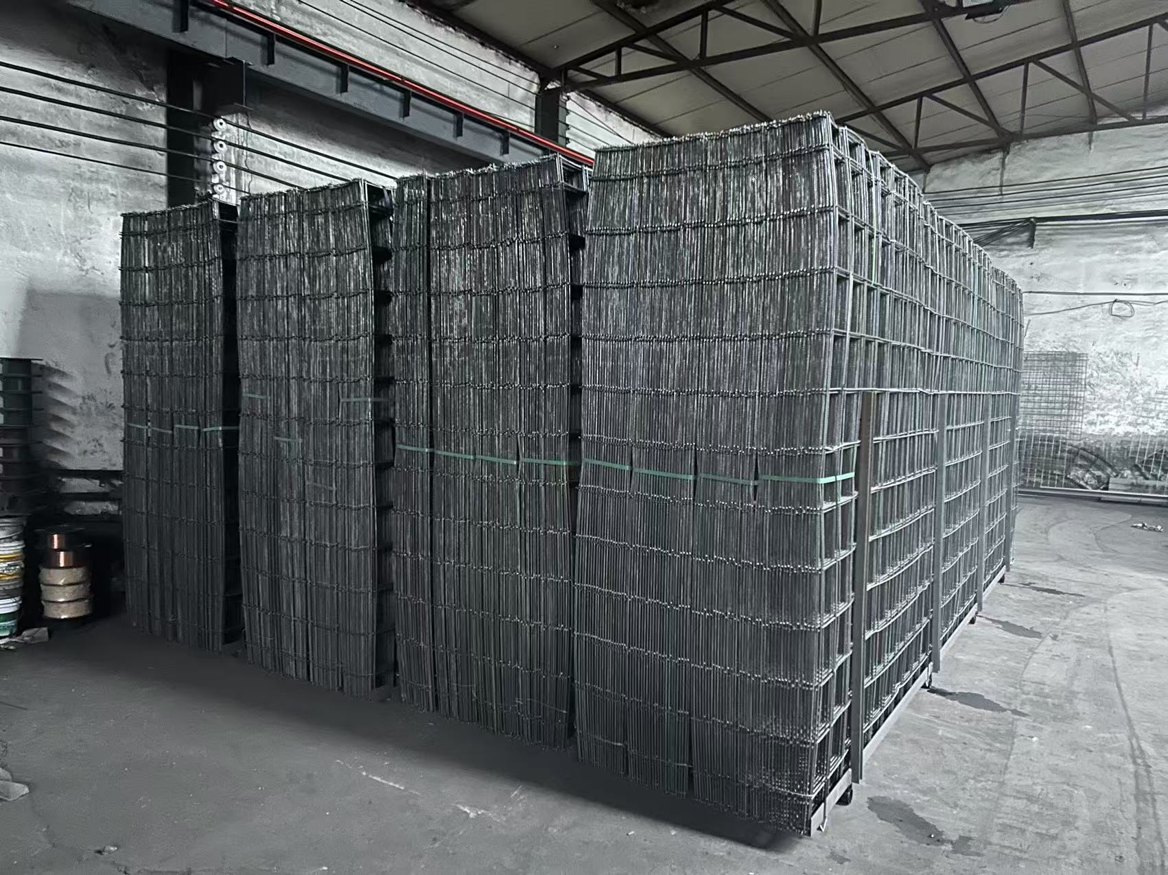 Concrete Mesh – Hard Steel Structure Australia